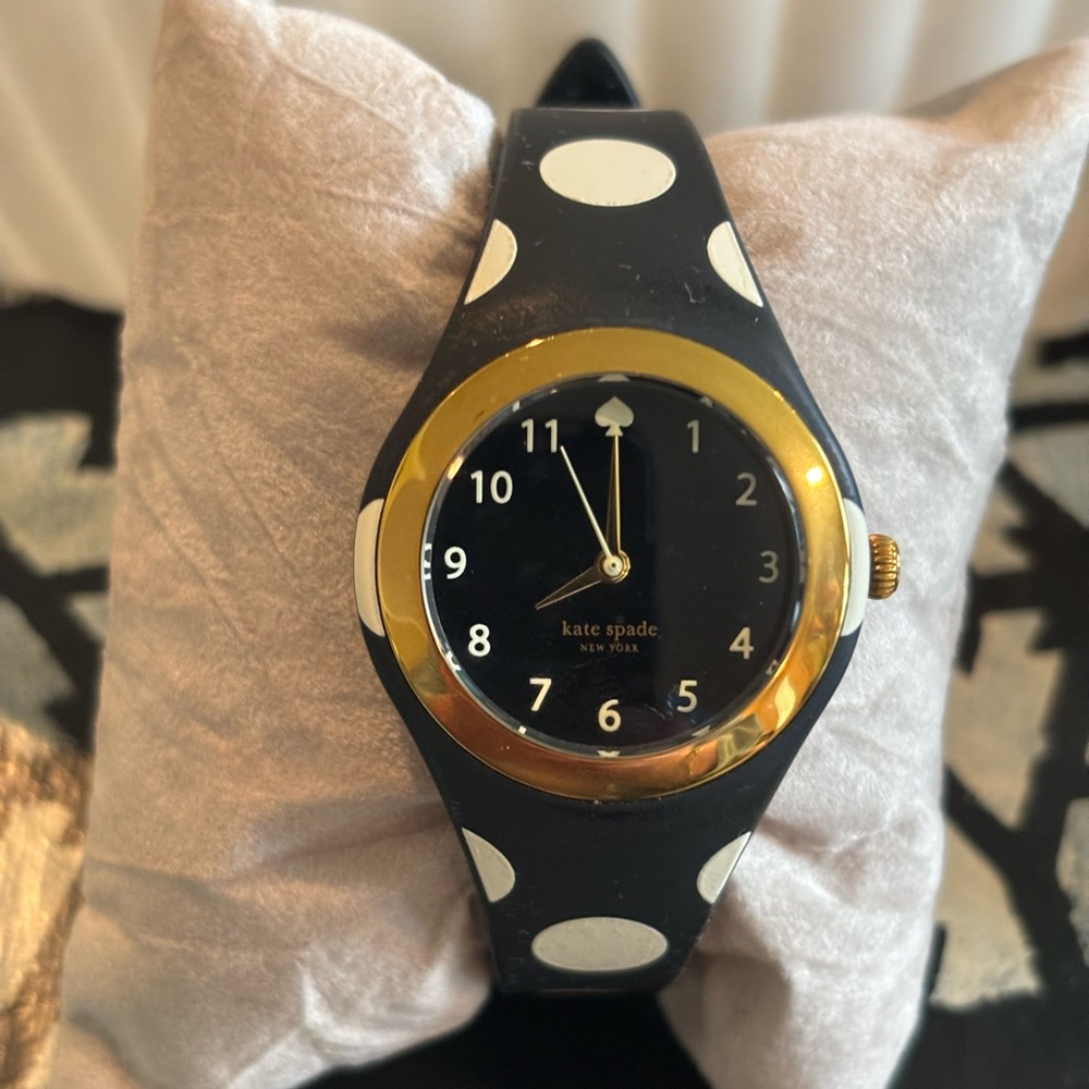 Kate Spade Rumsey - Black/White Polka Dots /Gold Bezel. Battery not included